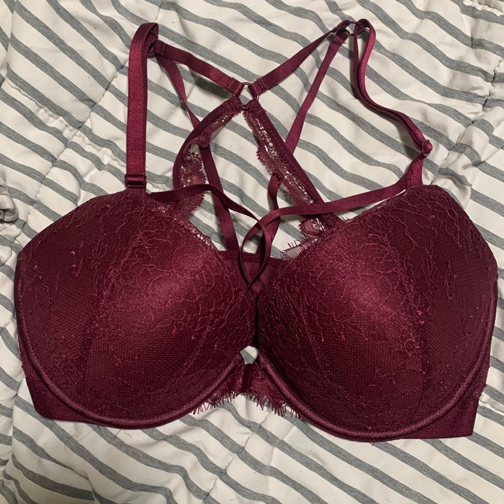 NWOT Victoria’s Secret Very Sexy Lace Push Up Front Clasp Bra Size 32DD